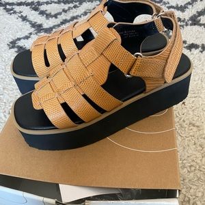 Platform Brown Sandals UO Sz 7